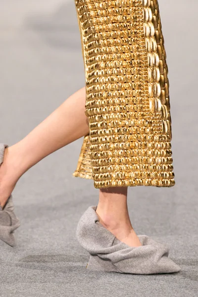 Look 32